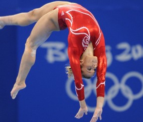 jiuyou官网 -凯恩回归赛场，首战惊艳，点燃塞尔维亚球迷激情