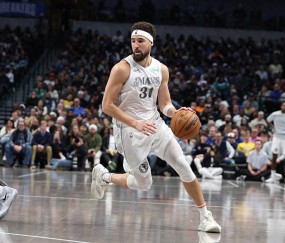 Jiuyou Gaming -关于莱万多夫斯基在独行侠比赛中逆转，绝杀引发热议！的信息